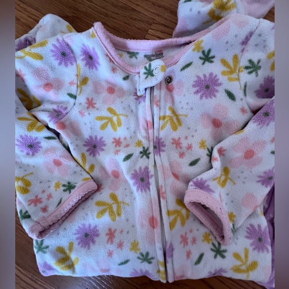 2 fleece onesies size 6-9 months by Carter’s Simple Joys - Picture 2 of 7